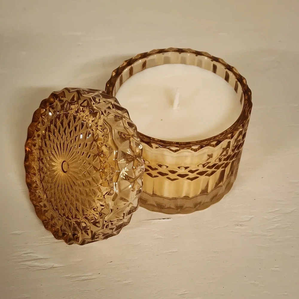 Leoben Luxury Candle Long Burn Vegan Soy In Amber Saffron